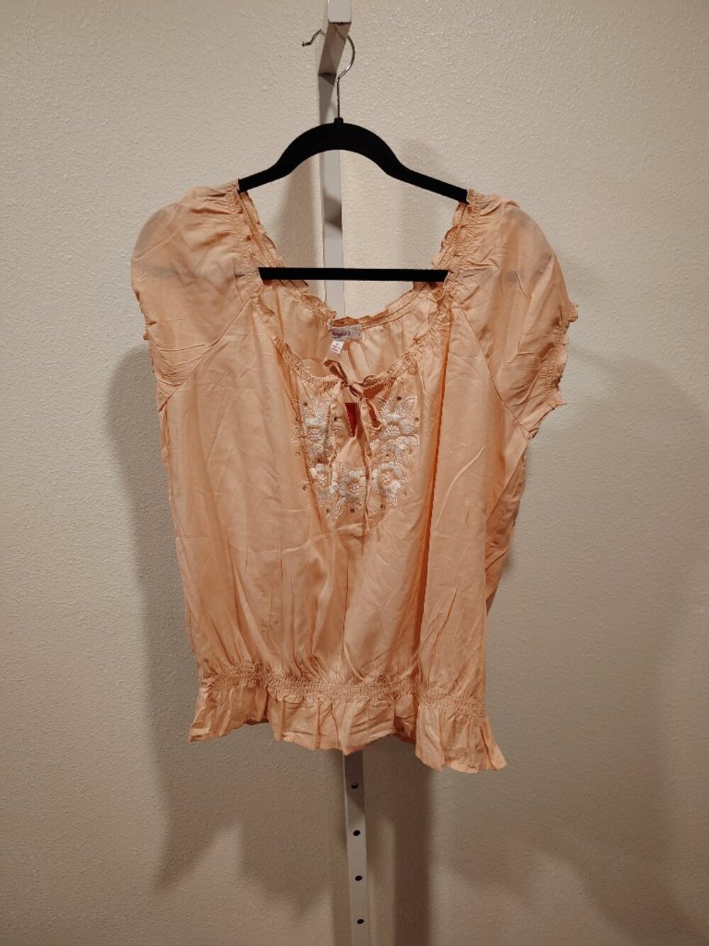 Candie's Junior's Top Size XL NWT Short Sleeve Peasant Peach Embroidered Y2K
